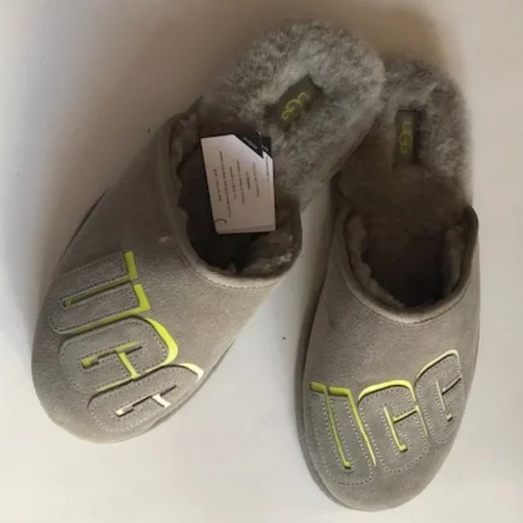 NWT size 12. with 3D UGG logo. UGG 3D GRAPHIC LOGO KNIT BEANIE RELISH YELLOW WOOL BLEND ONE  main image 2